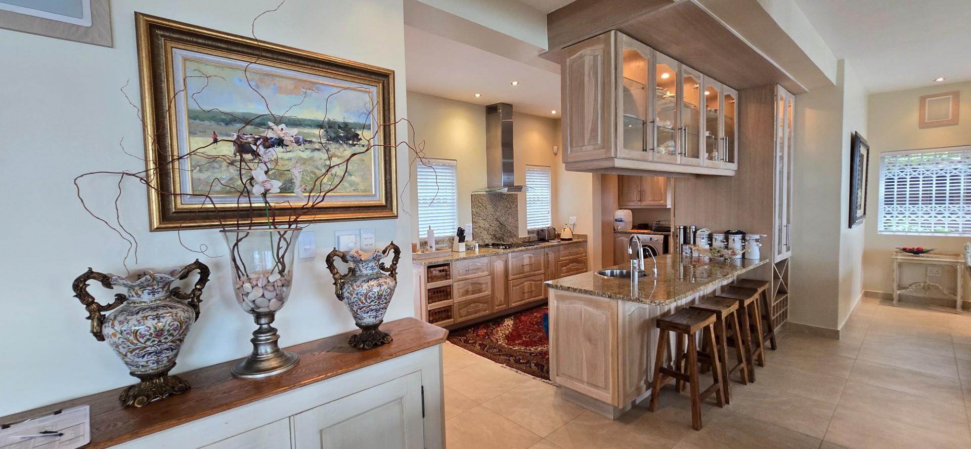 The Heads Lagoon-Front Home — photograph 3