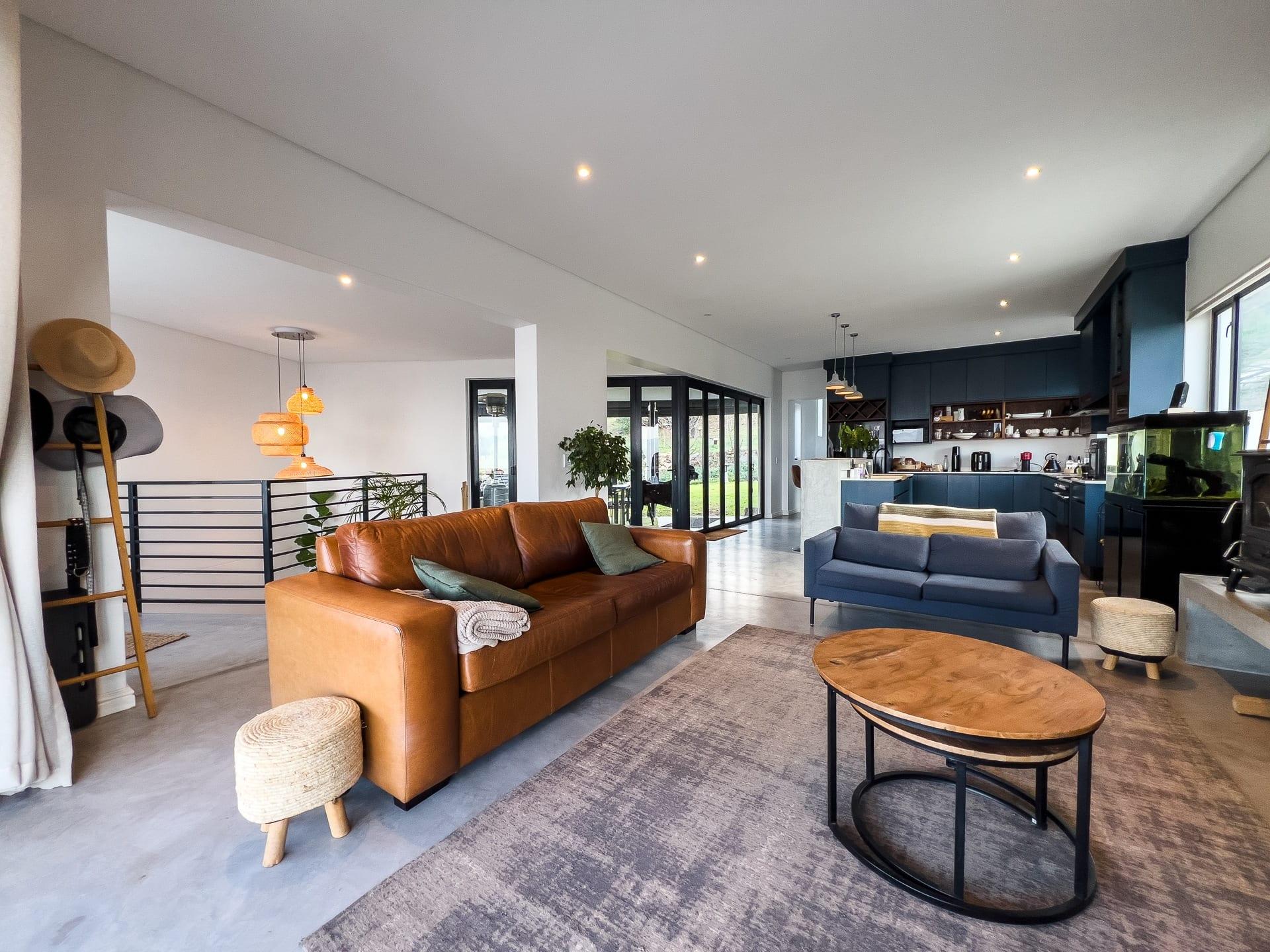 Mentoor Estate Valley-View Home — photograph 3