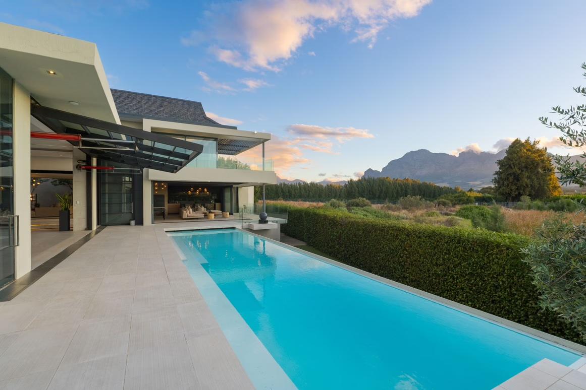 Infinity-Pool Residence in Pearl Valley — photograph 3
