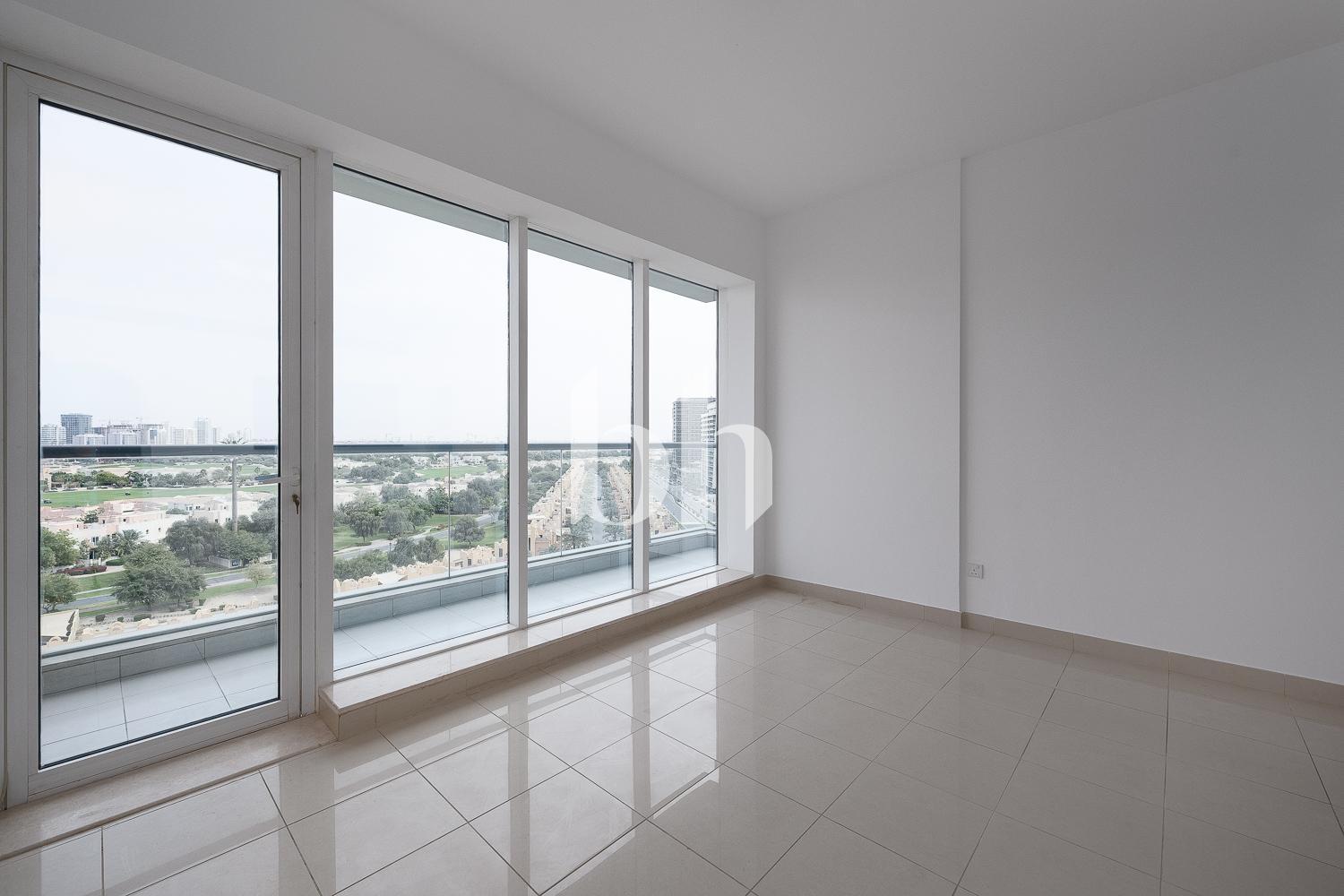 Golf Tower — photograph 2
