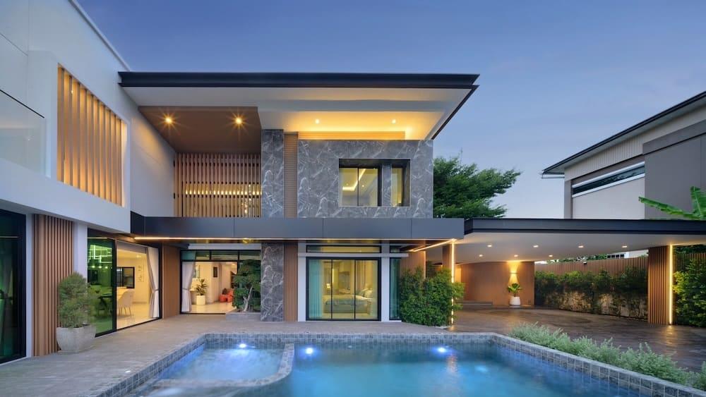 4-Bedroom House in Chiang Mai — photograph 3