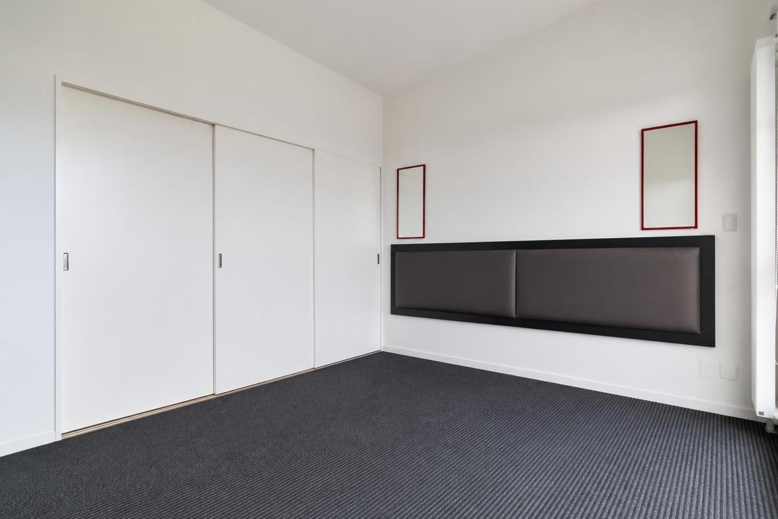 Youtei Tracks 501 Penthouse — photograph 3