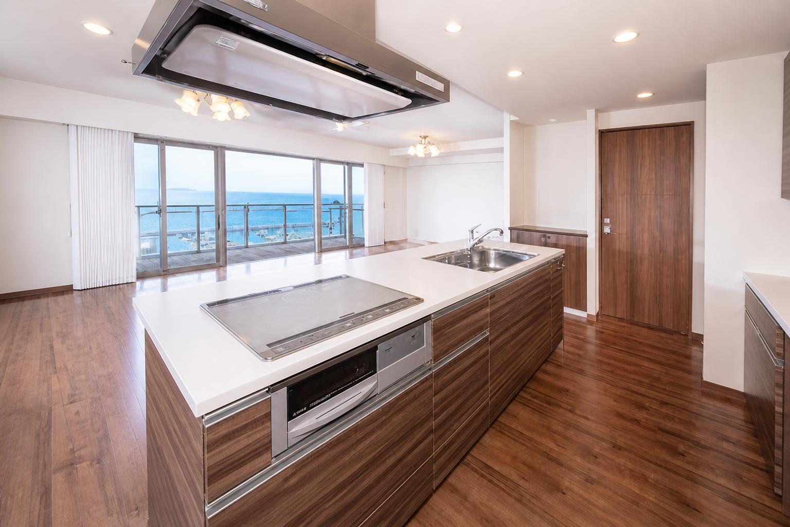 Leben Resocia Atami Seaside Tower — photograph 5