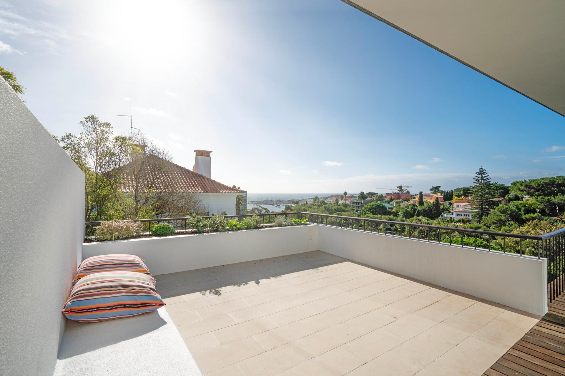 4-Bedroom House in Monte Estoril, Cascais — photograph 4