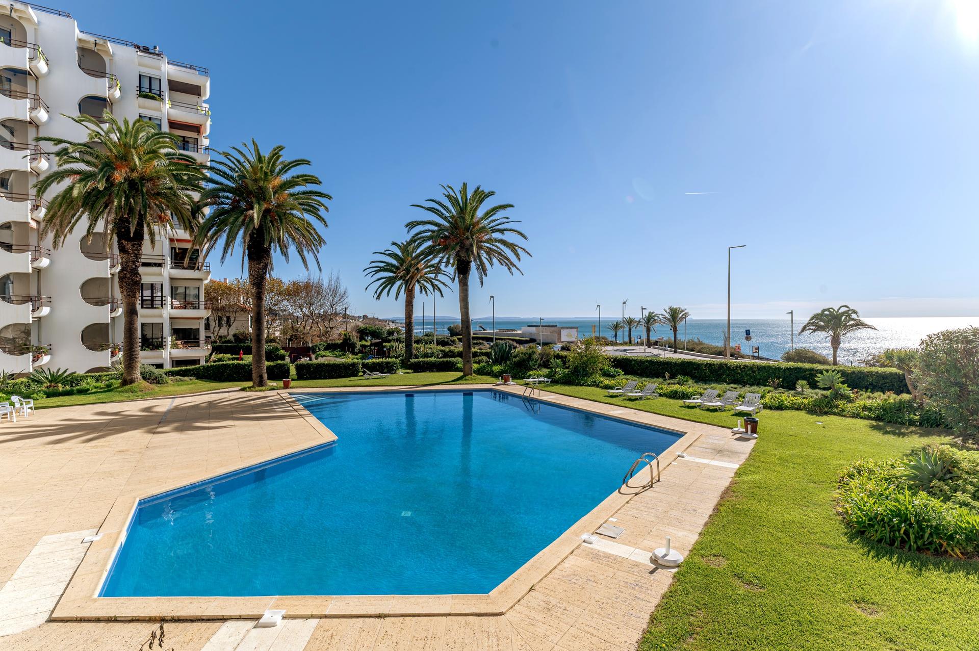 3-Bedroom Apartment in São Pedro do Estoril, Cascais — photograph 3
