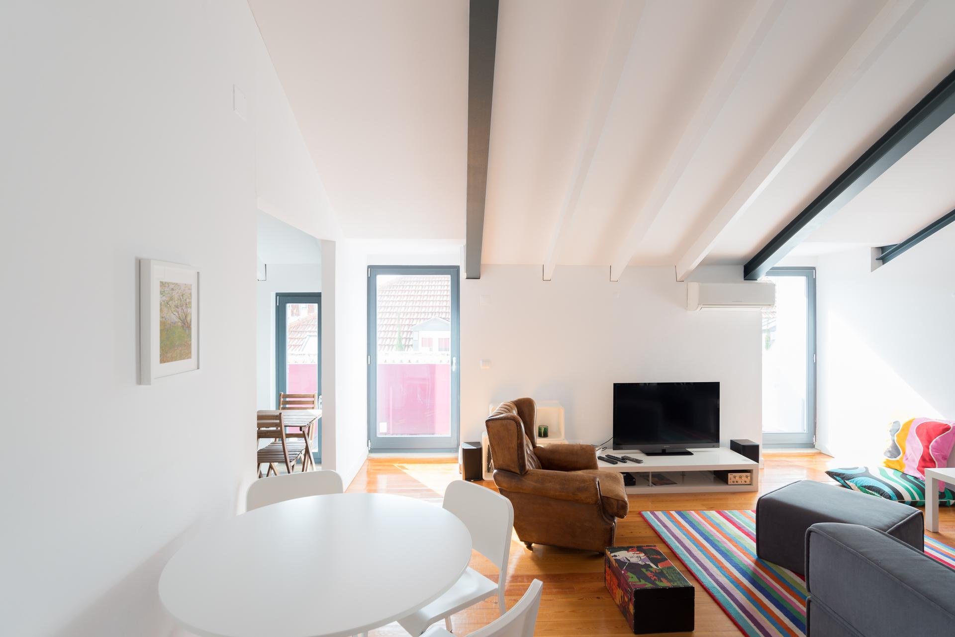 2-Bedroom Apartment in Chiado, Lisboa — photograph 5